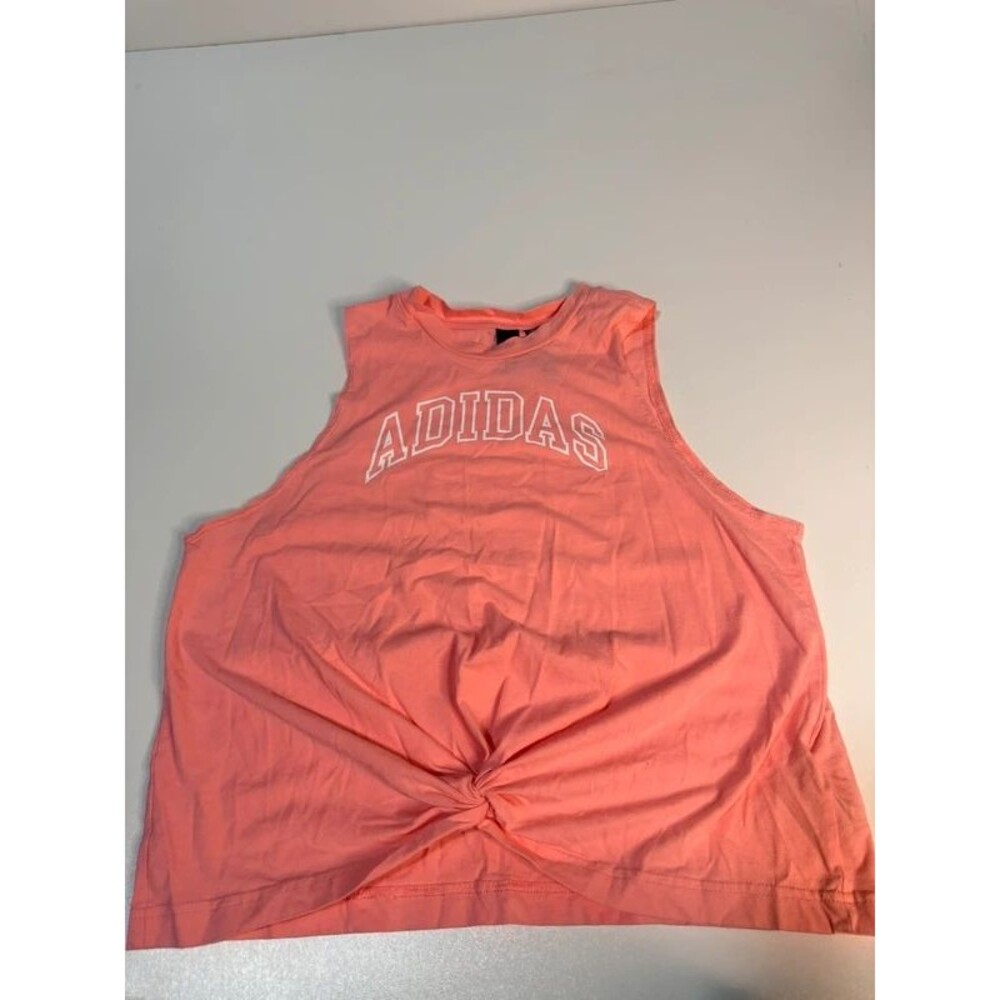 Top Adidas women size m